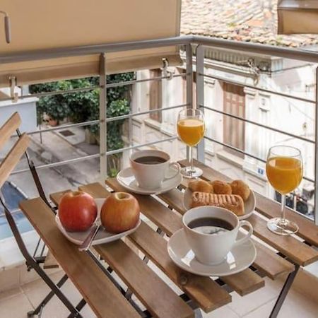 Modern Apartment In The Heart Of The City Atena Exterior foto