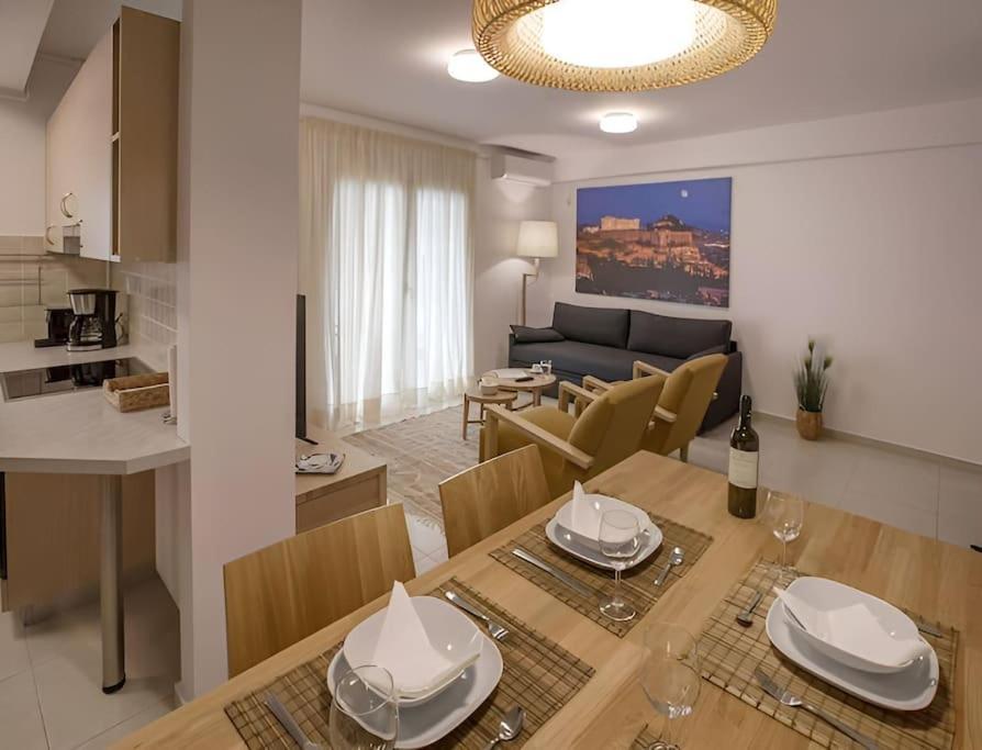 Modern Apartment In The Heart Of The City Atena Exterior foto